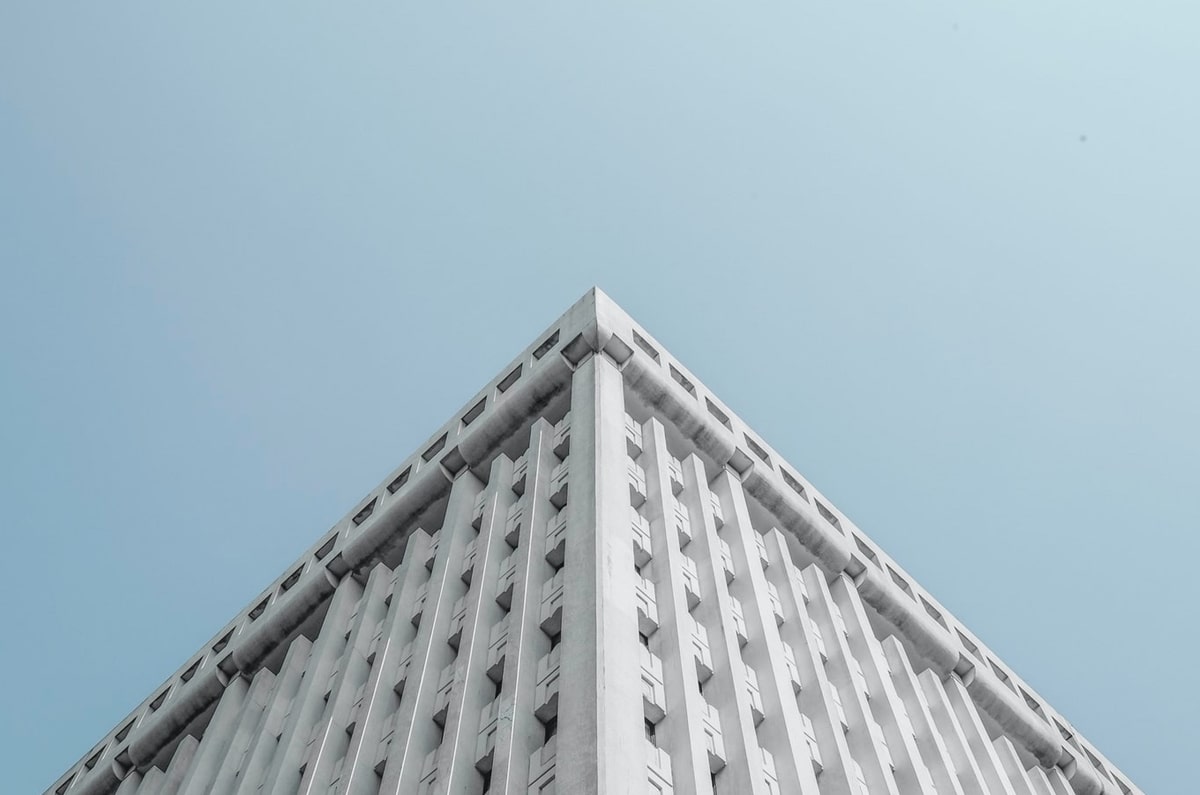 意甲知名媒体人：莱奥态度是关键，在球场上太散漫，后防核心加比亚表现越来越出色