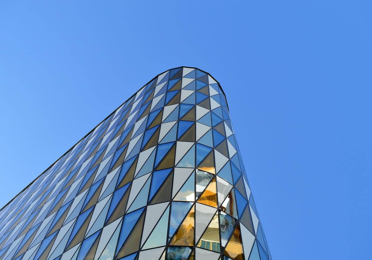 今日转会焦点信息：阿莫里姆猛追葡体核心，维拉接近锁定西甲攻击手！