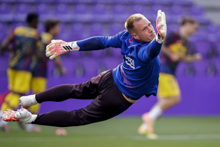 西甲队医:特狮康复过程将很复杂,门将频繁扭转对脊椎背肌负担大